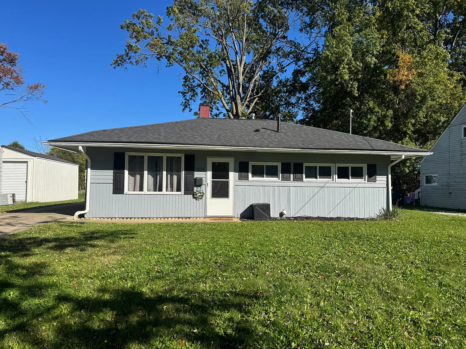 3 bed, 1128 sqft, $1,300 — Photo 1