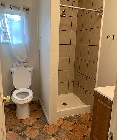 123 W Cranford Ave — Photo 2