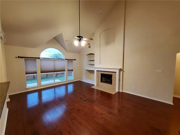 4310 Reynosa Dr — Photo 5
