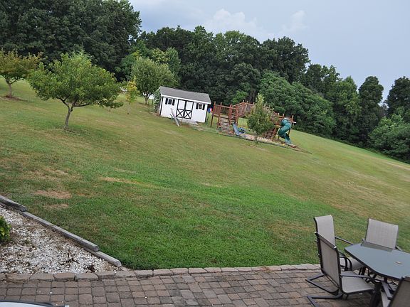 4th image of 417 Woodchuck Dr