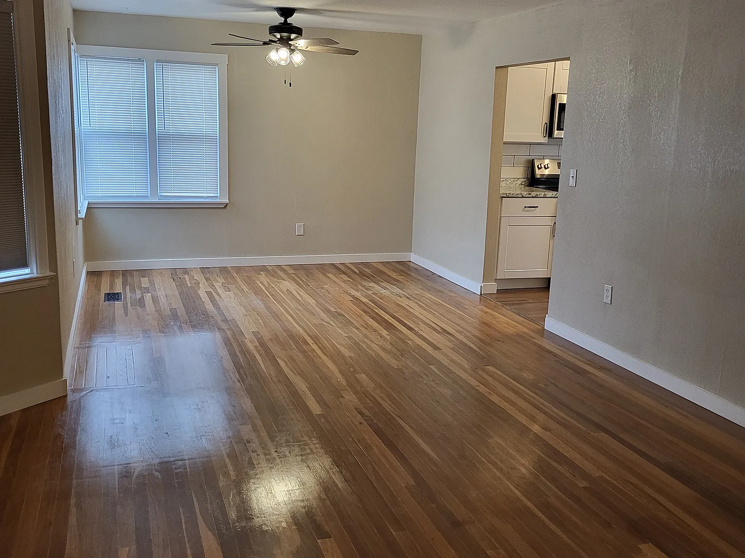5 bed, 1994 sqft, $1,950 — Photo 4