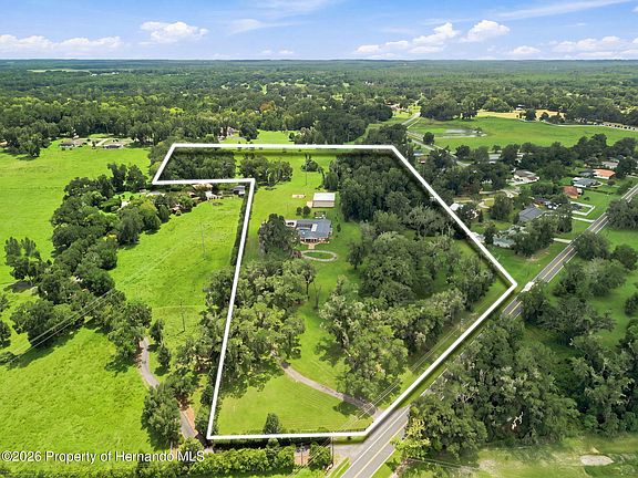 3rd image of 23458 Croom Rd