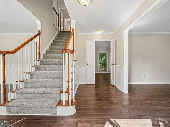 3rd image of 89 Creekside Dr