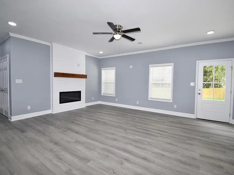 313 W Forest Ave — Photo 3