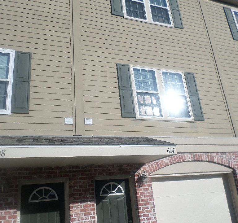 1st image of 607 Peach St