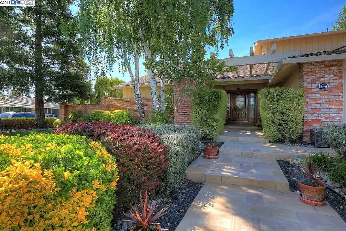 1499 Chelsea Way photo 1