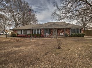 9206 E Mulberry Ln, Claremore, OK 74019