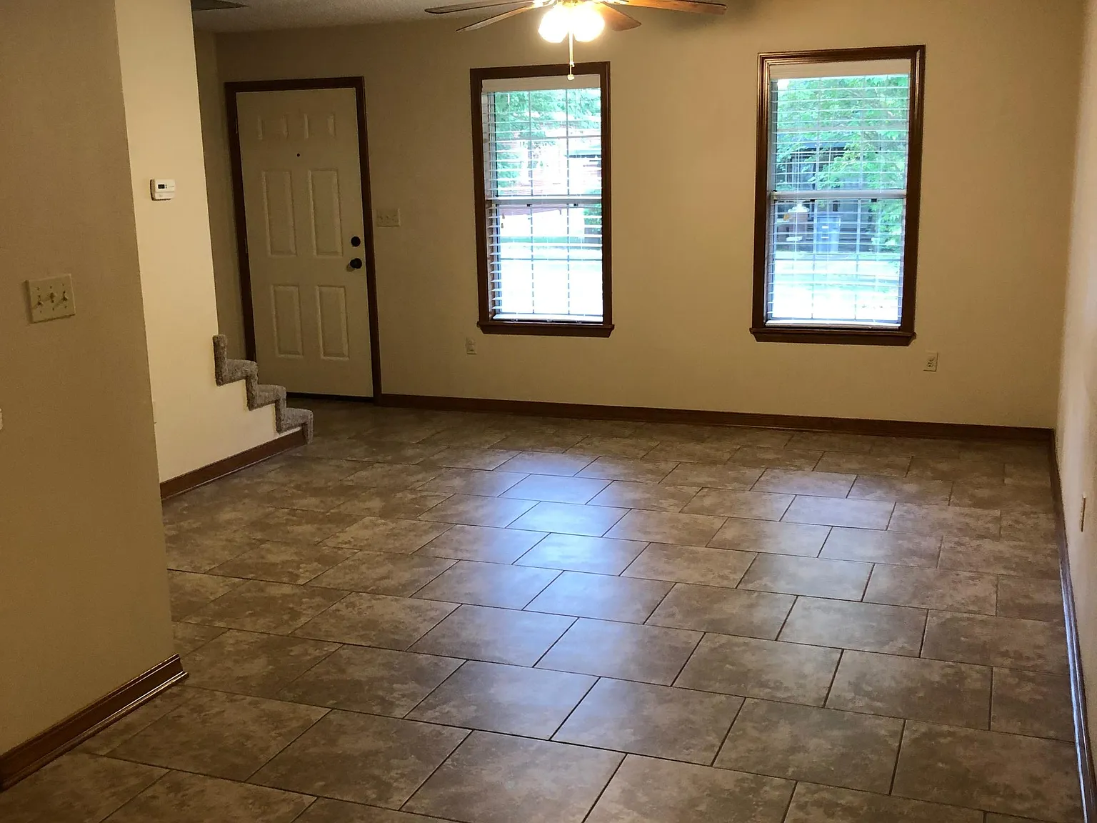 404 W Center Ave — Photo 3