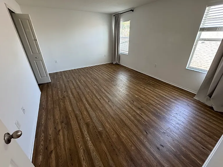4702 Blue Diamond St — Photo 5