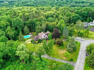 25 Old Mill Rd, New Paltz, NY 12561