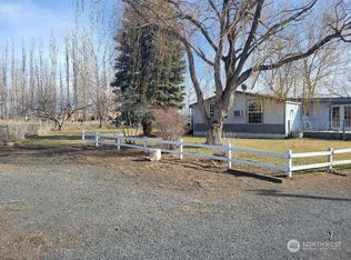 915 188th Rd, Soap Lake, WA 98851