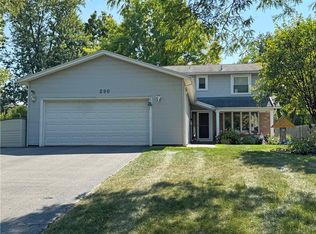 290 Ashley Dr, Rochester, NY