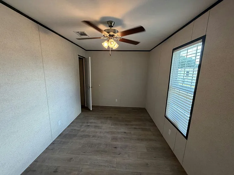 131 Lakeside Garden Cir #131 — Photo 13