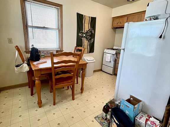 4th image of 3281 N Oakland Ave APT 3