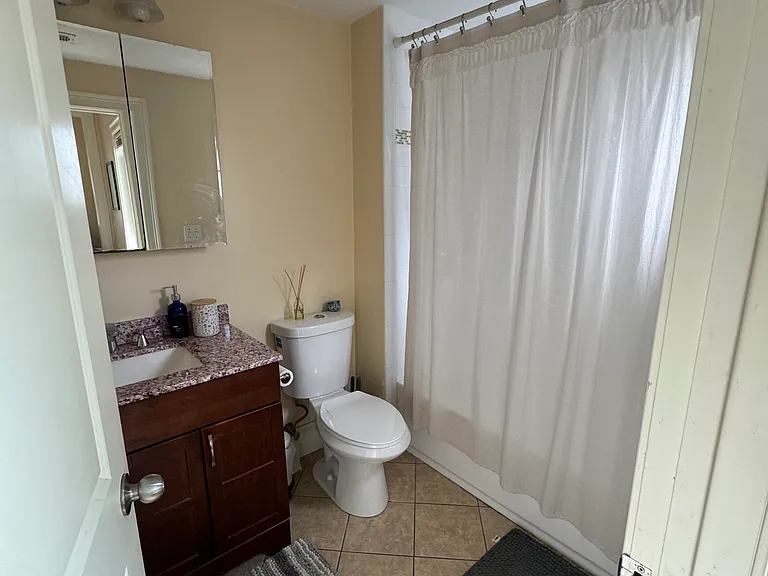 25 Lothrop St #1 — Photo 8