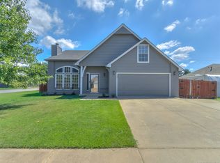 9727 N 105th Ave E, Owasso, OK 74055