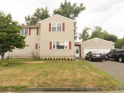 14 Ashmont St, Chicopee, MA, 01013