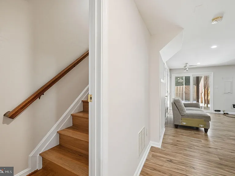 7676 Helmsdale Pl — Photo 31