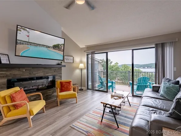 40 Robinwood Dr #3A, Lake Ozark, MO 65049