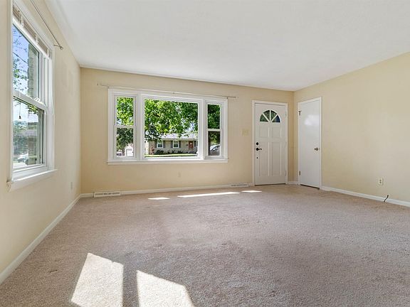 5th image of 3769 Temple Dr