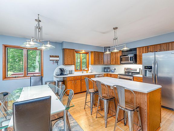 3rd image of 14029 Wildwood Dr