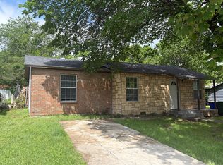 917 Renfro Dr, White Settlement, TX 76108