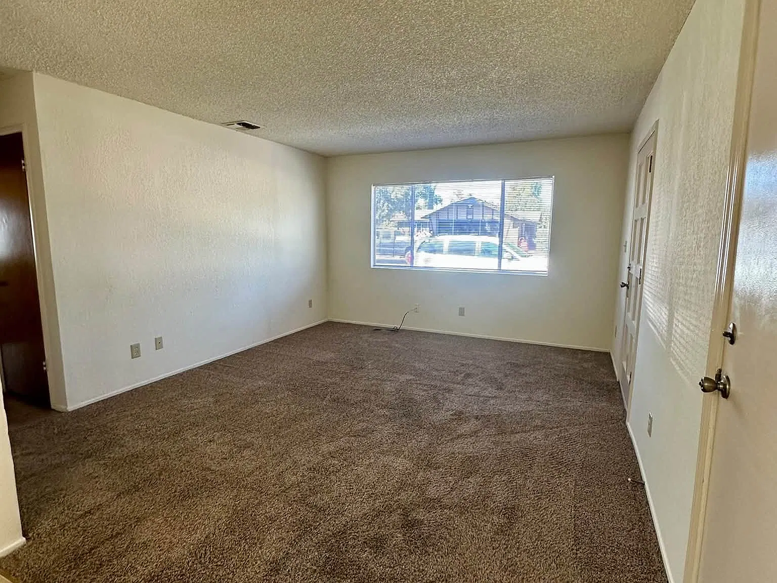 2 bed, 1000 sqft, $1,895 — Photo 2