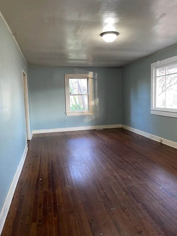 2 bed, 1.0 bath, $1,100 — Photo 2