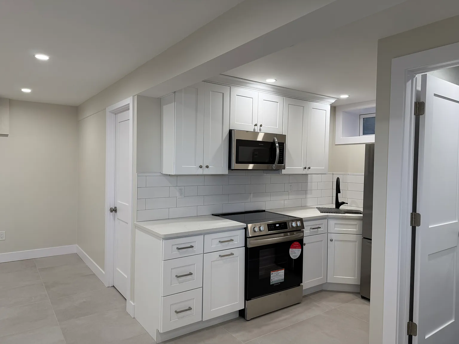 1 bed, 500 sqft, $1,800 — Photo 2