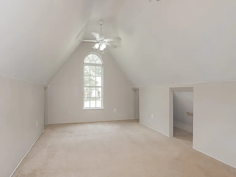 25 Oakland Woods Cv — Photo 15