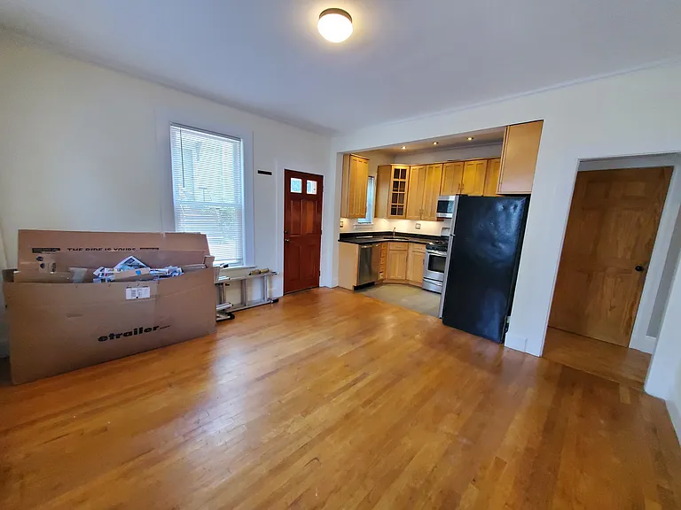 22 Eastburn St — Photo 3