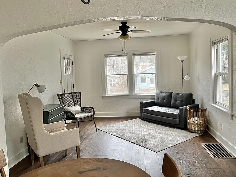 1319 E Lake Ave — Photo 4