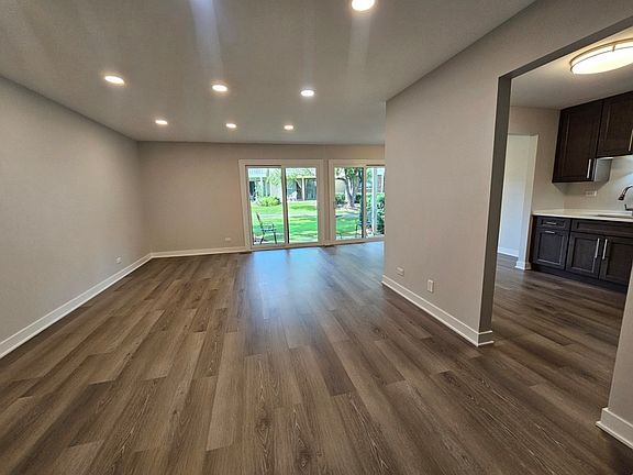 4th image of 1062 Driftwood Ct APT B1