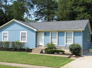 5701 Wooded Lake Dr, Louisville, KY 40299