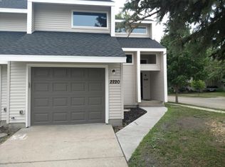 2220 Fallcreek Ct, Grand Forks, ND 58201