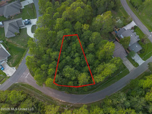 9970 Kahana St, Diamondhead, MS 39525