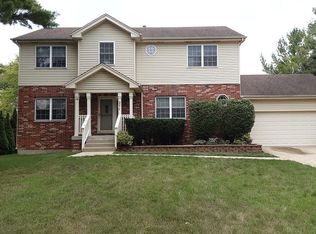 271 10th St, Wheeling, IL 60090