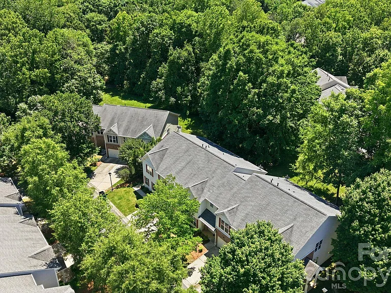 10781 Essex Hall Dr — Photo 35