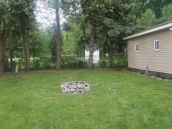 4th image of 30664 Winthrop Dr
