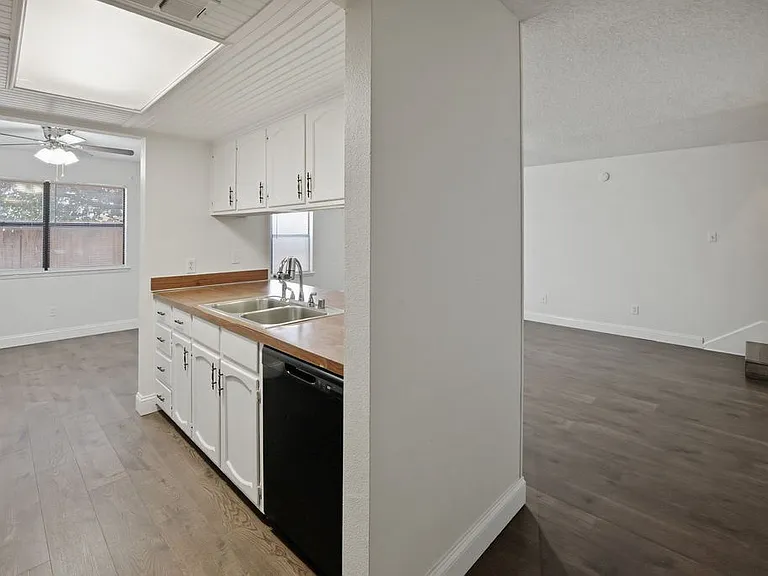 422 W Pecan Ave #C — Photo 9