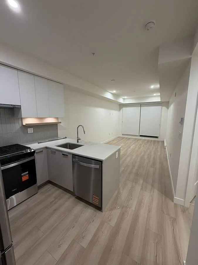 2 bed, 625 sqft, $1,900 — Photo 4