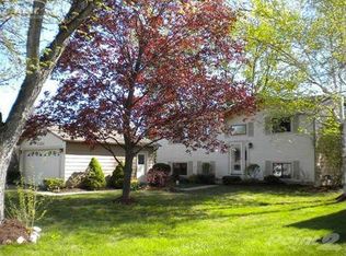 14099 Landings Way, Fenton, MI 48430