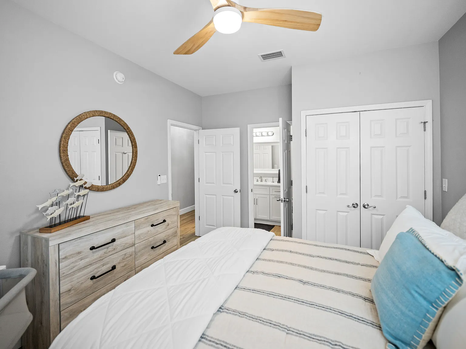 4532 Walker Key Boulevard - F1 — Photo 2