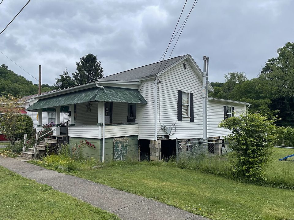 1st image of 207 Park Dr