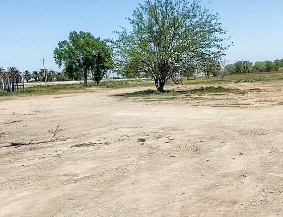 5th image of 2631 E Las Palmas Ave
