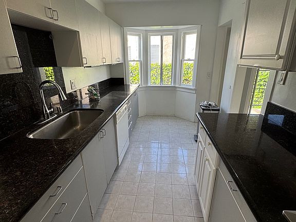4th image of 2217 Selby Ave