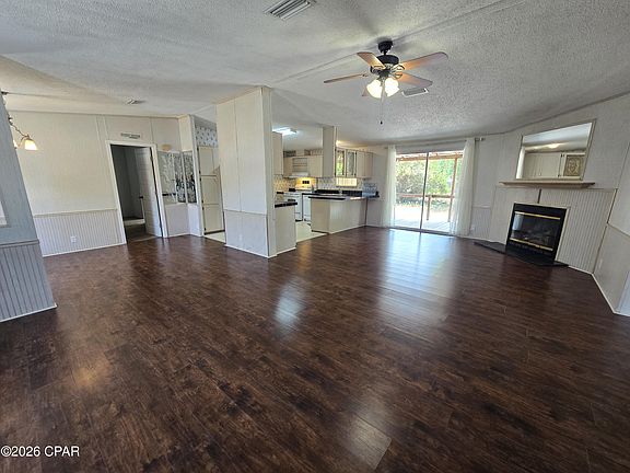 3rd image of 610 Lagoon Oaks Cir