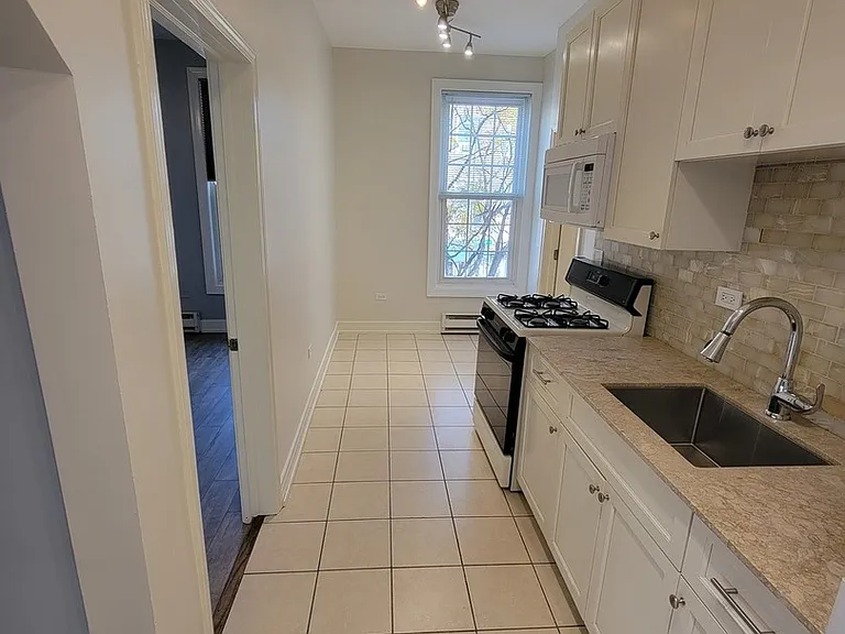 802 Dempster St #1A — Photo 13