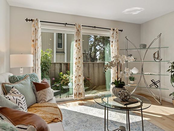 3rd image of 802 Norma Ln