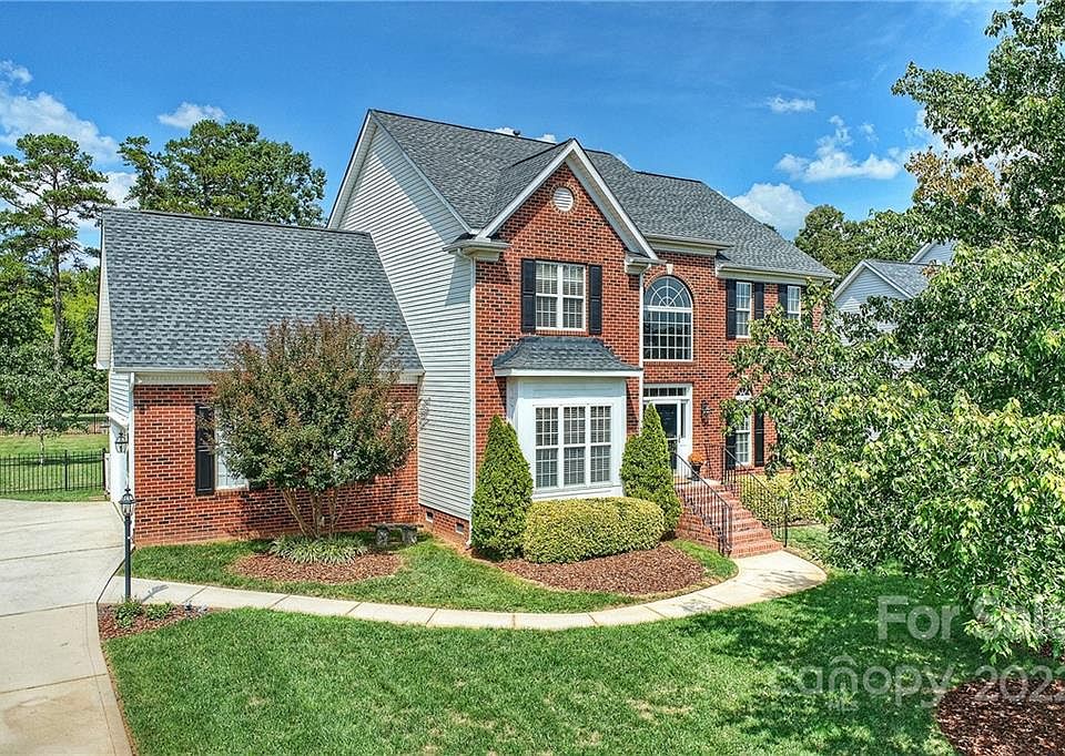 1st image of 10631 Persimmon Creek Dr